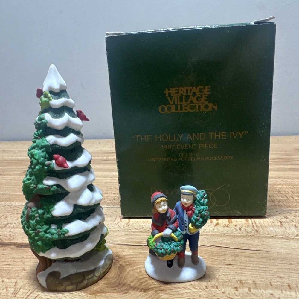 1997 Department 56 "The Holly And The Ivy" #56100 Retired Dickens Village Series